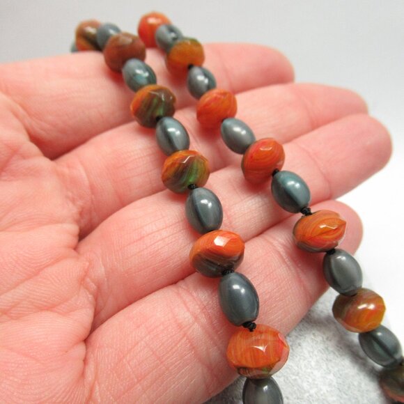 Hand knotted Czech glass bead necklace - Picture 3 of 12